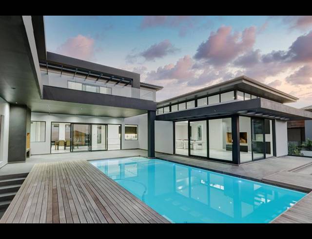 6 BEDROOM HOUSE FOR SALE IN CLARA ANNA FONTEIN